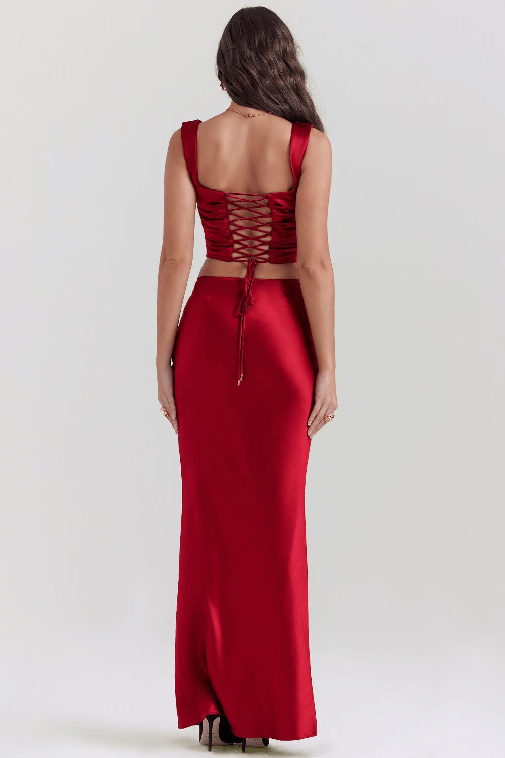 Robe bustier rouge pour mariage élégant