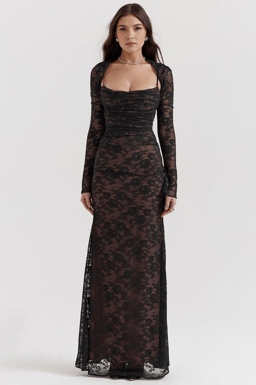 Robe noire élégante en velours et satin, corset structuré pour ajuster la taille, parfaite pour occasions spéciales et mariages